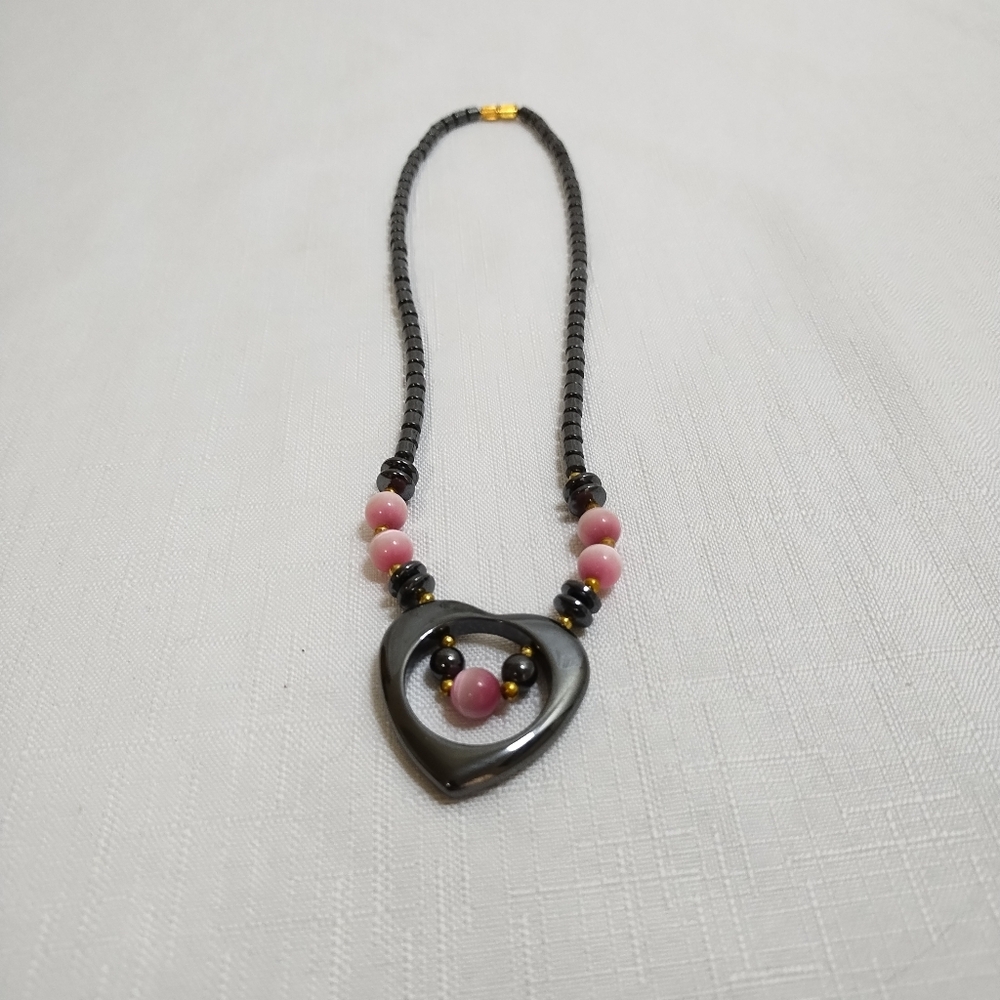 Elegant Heart Pendant Necklace with Pink and Black Beads